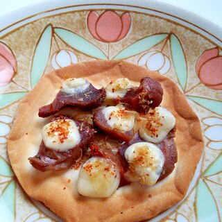 餃子の皮でおつまみ★ゆで砂肝のおかかチーズ一味焼き